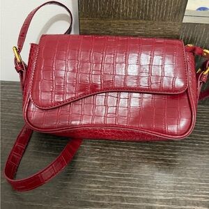 Elegant Red Crocodile-Embossed Women's Bag